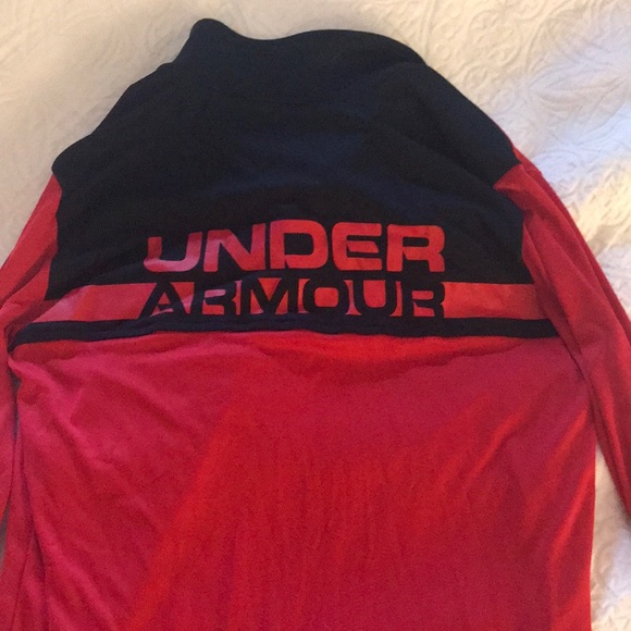 Long sleeved athletic shirt - Picture 2 of 3